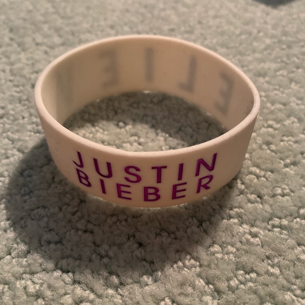 Justin Bieber “Believe” bracelet